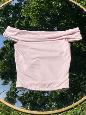 gaze Off-Shoulder Light Pink Crop Top